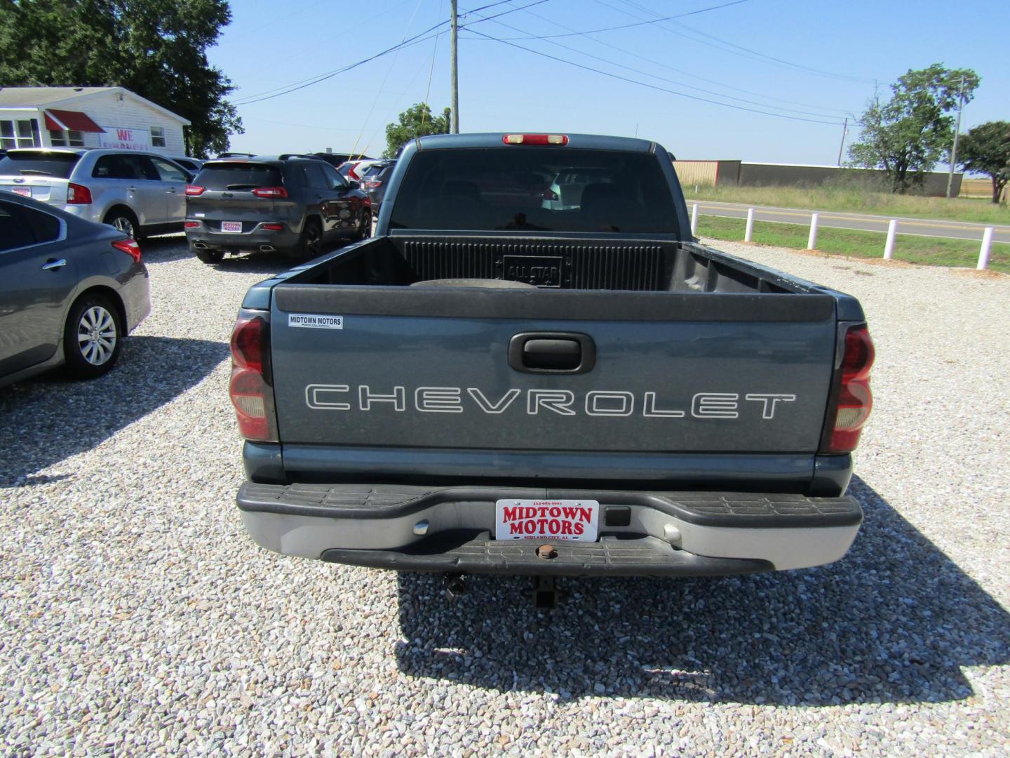 2007 Blue /Gray Chevrolet Silverado Classic 1500 (1GCEC19V67Z) with an 8 Cyl engine, Automatic transmission, located at 15016 S Hwy 231, Midland City, AL, 36350, (334) 983-3001, 31.306210, -85.495277 - Photo#5