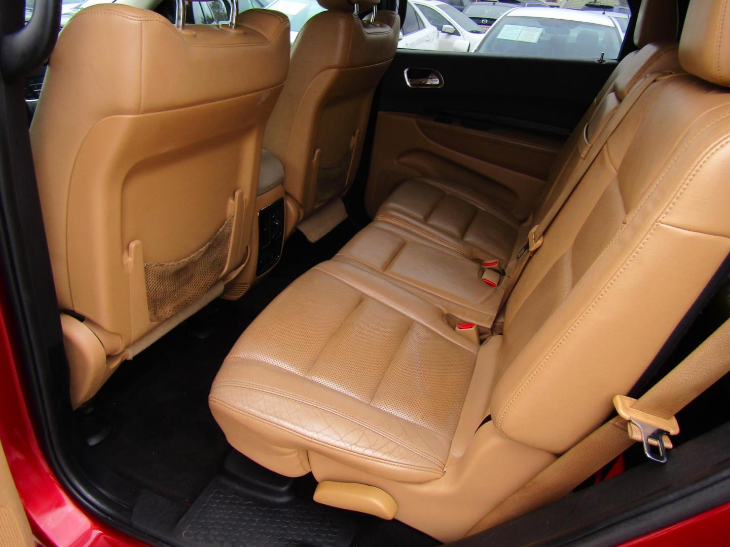 2011 Red /Tan Dodge Durango (1D4RD5GG4BC) with an 6 Cyl engine, Automatic transmission, located at 15016 S Hwy 231, Midland City, AL, 36350, (334) 983-3001, 31.306210, -85.495277 - Photo#4