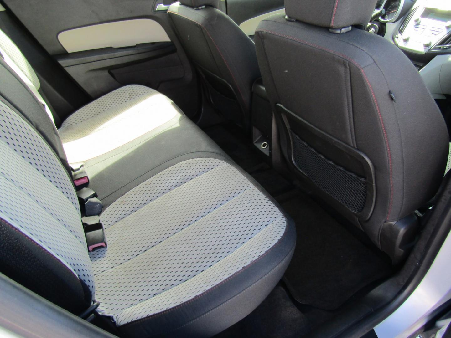 2011 Silver /GRAY/TAN Chevrolet Equinox (2CNALBEC5B6) with an 4 Cyl engine, Automatic transmission, located at 15016 S Hwy 231, Midland City, AL, 36350, (334) 983-3001, 31.306210, -85.495277- Photo#8