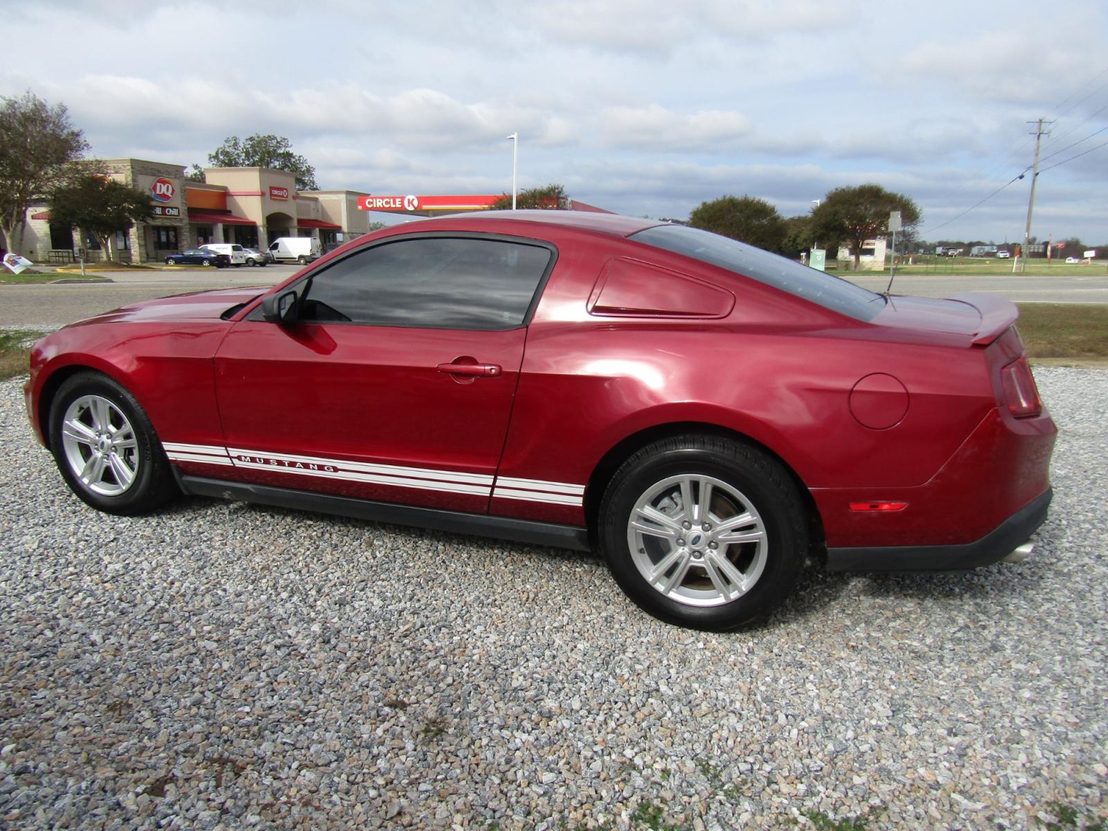2012 Red /Black Ford Mustang V6 Coupe (1ZVBP8AM6C5) with an 3.7L V6 DOHC 24V engine, Automatic transmission, located at 15016 S Hwy 231, Midland City, AL, 36350, (334) 983-3001, 31.306210, -85.495277 - Photo #4