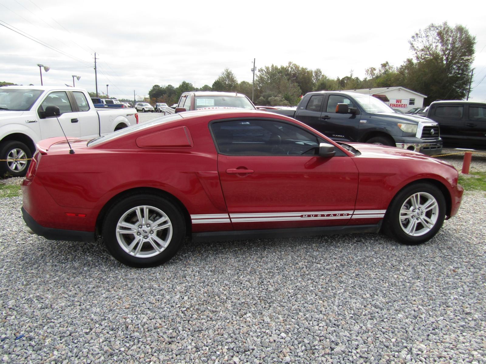 2012 Red /Black Ford Mustang V6 Coupe (1ZVBP8AM6C5) with an 3.7L V6 DOHC 24V engine, Automatic transmission, located at 15016 S Hwy 231, Midland City, AL, 36350, (334) 983-3001, 31.306210, -85.495277 - Photo #6