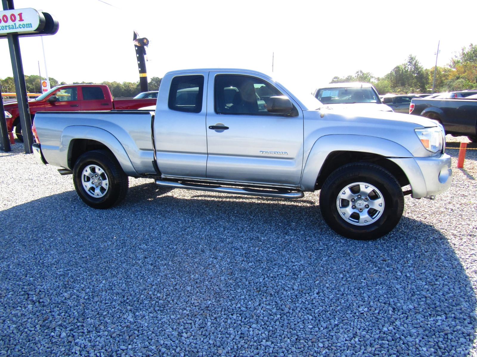 2007 Silver /Gray Toyota Tacoma PreRunner Access Cab V6 2WD (5TETU62N47Z) with an 4.0L V6 DOHC 24V engine, Automatic transmission, located at 15016 S Hwy 231, Midland City, AL, 36350, (334) 983-3001, 31.306210, -85.495277 - Photo #0