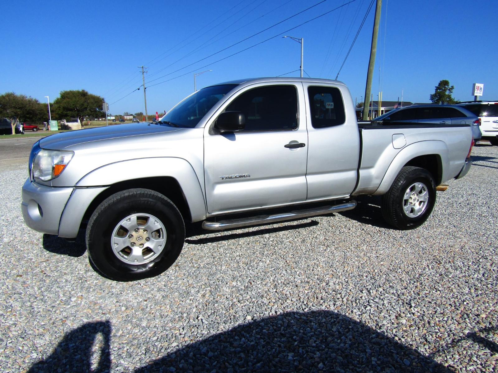2007 Silver /Gray Toyota Tacoma PreRunner Access Cab V6 2WD (5TETU62N47Z) with an 4.0L V6 DOHC 24V engine, Automatic transmission, located at 15016 S Hwy 231, Midland City, AL, 36350, (334) 983-3001, 31.306210, -85.495277 - Photo #2