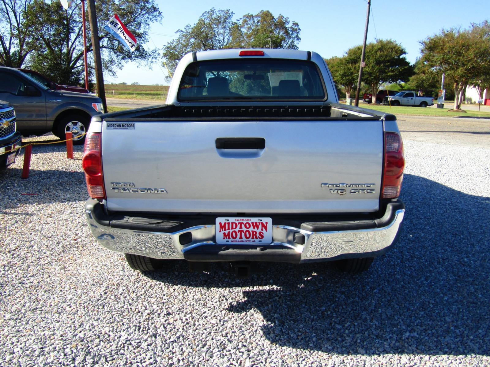 2007 Silver /Gray Toyota Tacoma PreRunner Access Cab V6 2WD (5TETU62N47Z) with an 4.0L V6 DOHC 24V engine, Automatic transmission, located at 15016 S Hwy 231, Midland City, AL, 36350, (334) 983-3001, 31.306210, -85.495277 - Photo #6