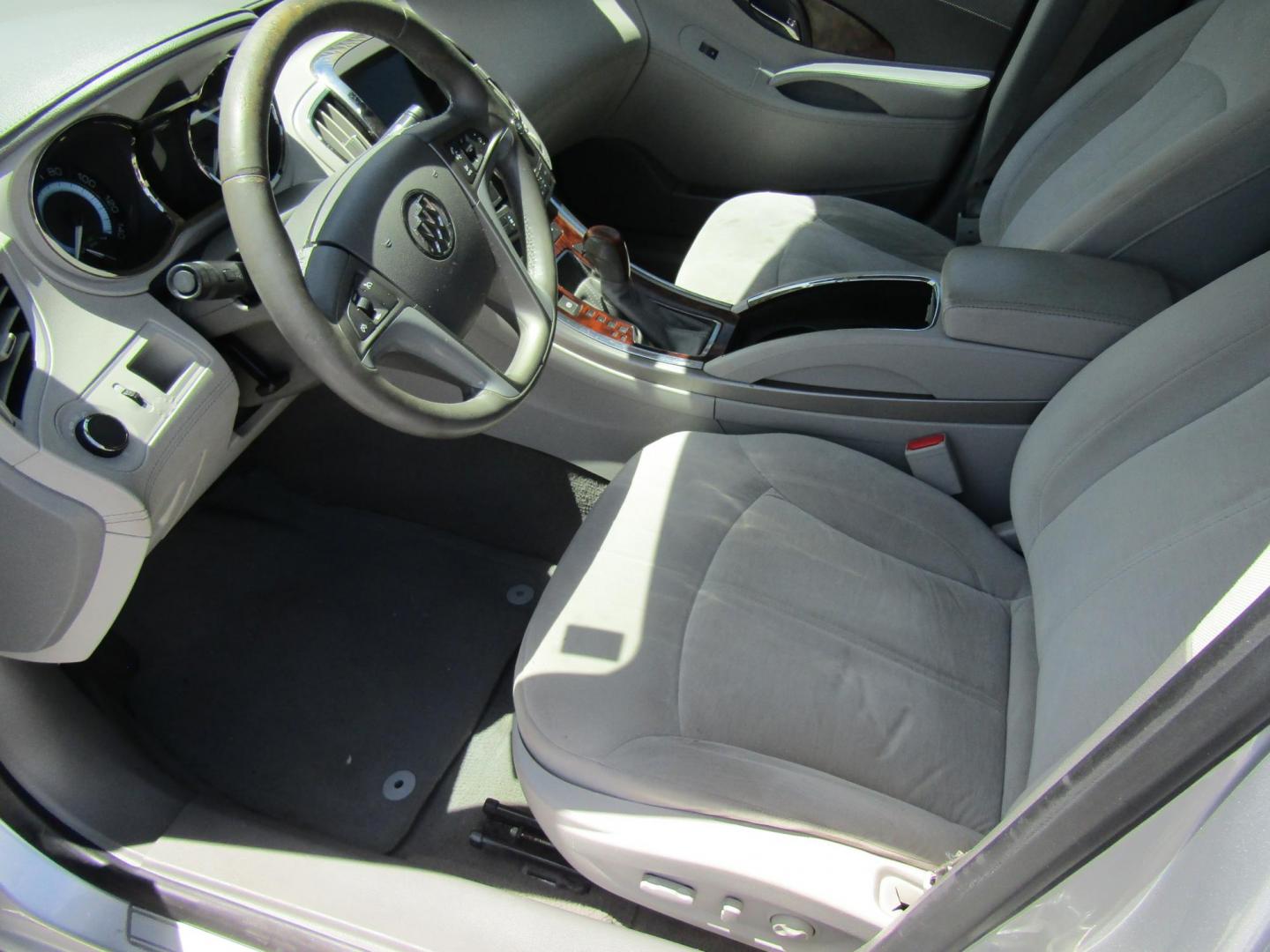 2012 Silver Buick LaCrosse Convenience Package (1G4GB5ER5CF) with an 2.4L L4 DOHC 16V engine, Automatic transmission, located at 15016 S Hwy 231, Midland City, AL, 36350, (334) 983-3001, 31.306210, -85.495277 - Photo#3
