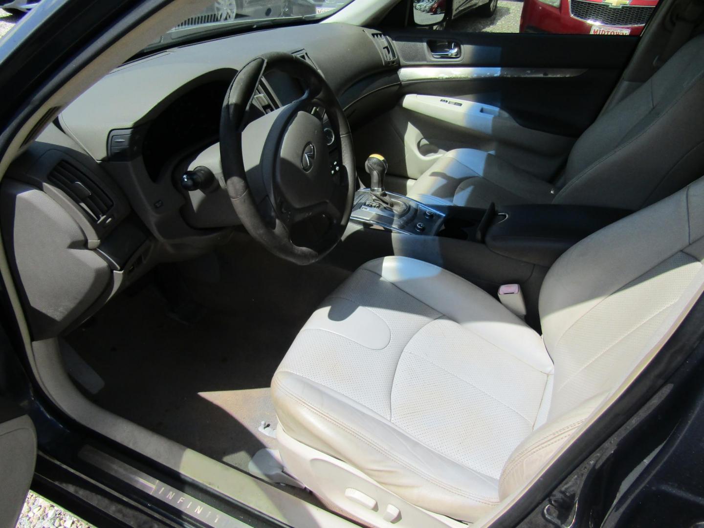 2012 Blue /GRAY Infiniti G Sedan 25 (JN1DV6AP0CM) with an 2.5L L4 DOHC 16V engine, Automatic transmission, located at 15016 S Hwy 231, Midland City, AL, 36350, (334) 983-3001, 31.306210, -85.495277 - Photo#3