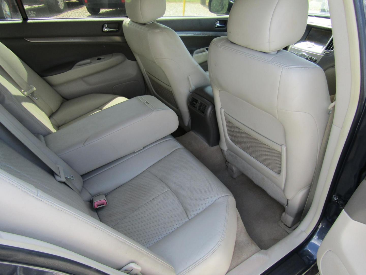 2012 Blue /GRAY Infiniti G Sedan 25 (JN1DV6AP0CM) with an 2.5L L4 DOHC 16V engine, Automatic transmission, located at 15016 S Hwy 231, Midland City, AL, 36350, (334) 983-3001, 31.306210, -85.495277 - Photo#8