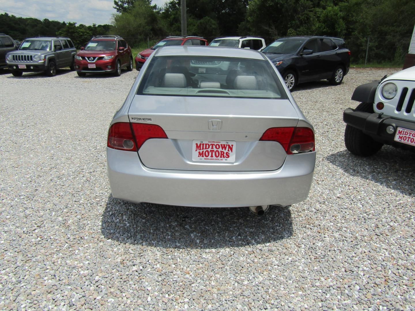 2008 Silver /GRAY Honda Civic LX Sedan AT (2HGFA16578H) with an 1.8L L4 SOHC 16V engine, Automatic transmission, located at 15016 S Hwy 231, Midland City, AL, 36350, (334) 983-3001, 31.306210, -85.495277- Photo#7