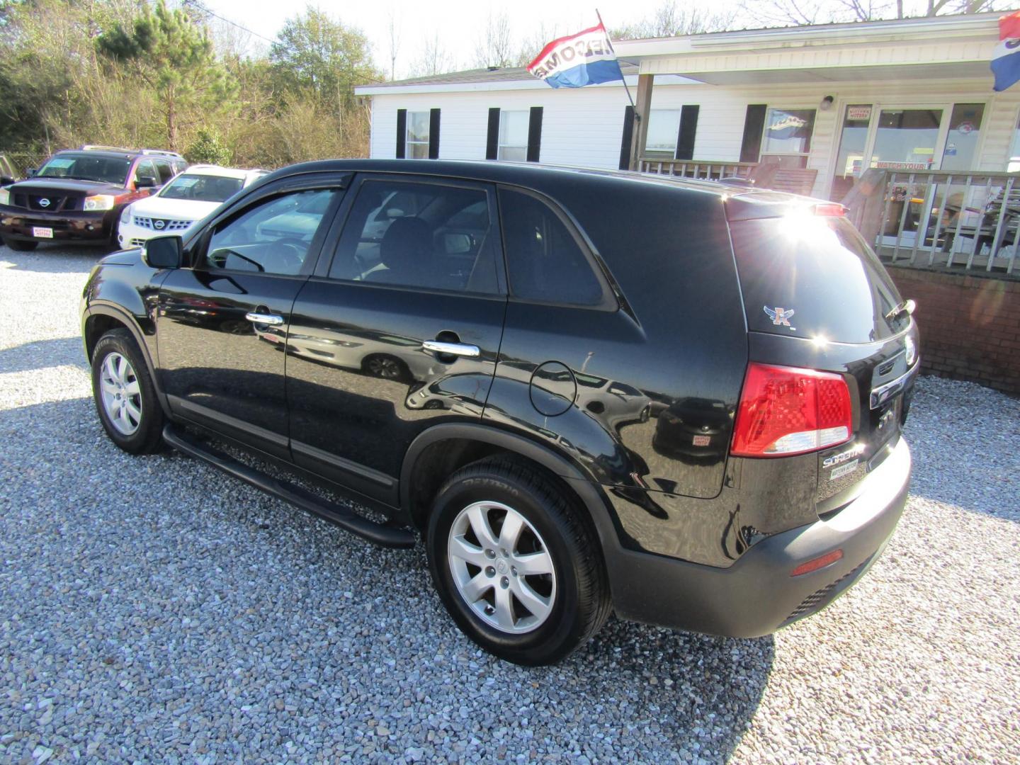 2011 Black /Black Kia Sorento LX 2WD (5XYKT3A18BG) with an 2.4L L4 DOHC 16V engine, Automatic transmission, located at 15016 S Hwy 231, Midland City, AL, 36350, (334) 983-3001, 31.306210, -85.495277 - Photo#5