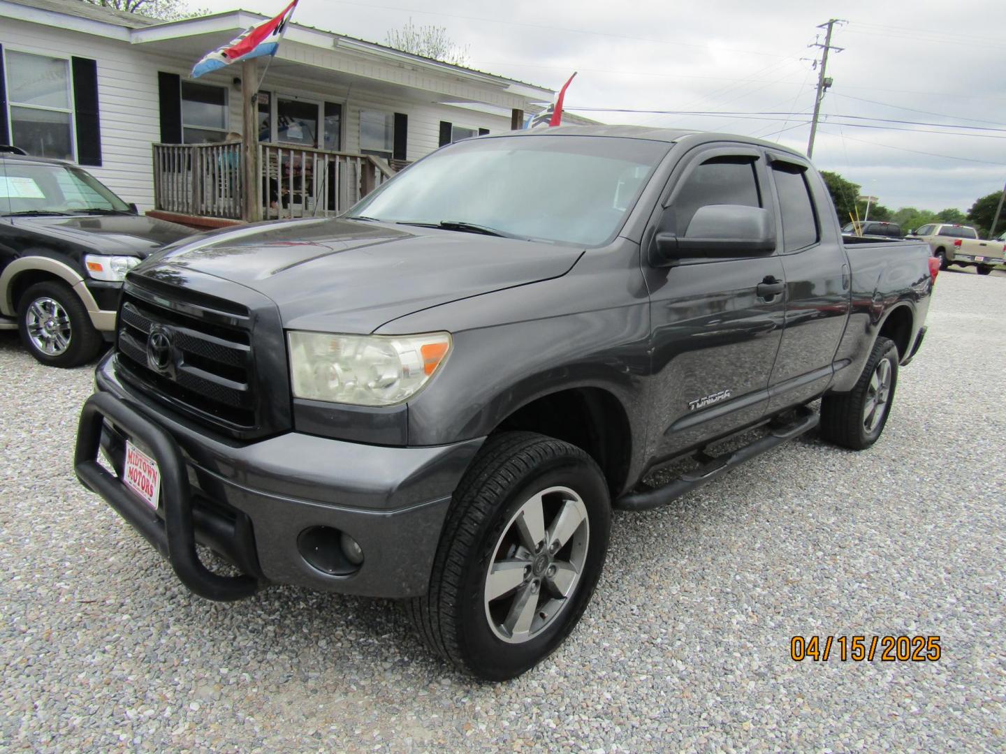 2011 Gray /Gray Toyota Tundra Tundra-Grade Double Cab 4.6L 2WD (5TFRM5F1XBX) with an 4.6L V8 DOHC 32V engine, Automatic transmission, located at 15016 S Hwy 231, Midland City, AL, 36350, (334) 983-3001, 31.306210, -85.495277 - Photo#2