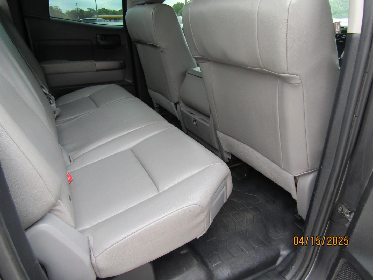 2011 Gray /Gray Toyota Tundra Tundra-Grade Double Cab 4.6L 2WD (5TFRM5F1XBX) with an 4.6L V8 DOHC 32V engine, Automatic transmission, located at 15016 S Hwy 231, Midland City, AL, 36350, (334) 983-3001, 31.306210, -85.495277 - Photo#8