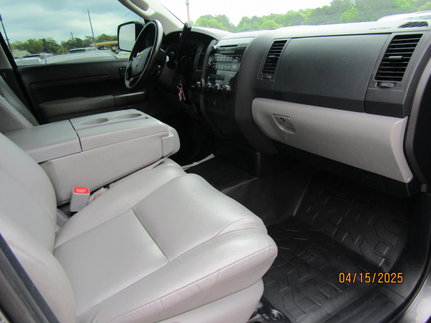 2011 Gray /Gray Toyota Tundra Tundra-Grade Double Cab 4.6L 2WD (5TFRM5F1XBX) with an 4.6L V8 DOHC 32V engine, Automatic transmission, located at 15016 S Hwy 231, Midland City, AL, 36350, (334) 983-3001, 31.306210, -85.495277 - Photo#9