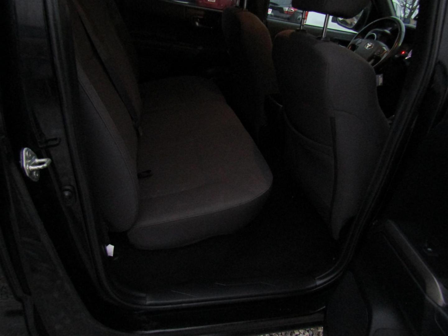 2016 Black /Gray Toyota Tacoma SR5 Double Cab Long Bed V6 5AT 2WD (5TFAZ5CN4GX) , Automatic transmission, located at 15016 S Hwy 231, Midland City, AL, 36350, (334) 983-3001, 31.306210, -85.495277 - Photo#8