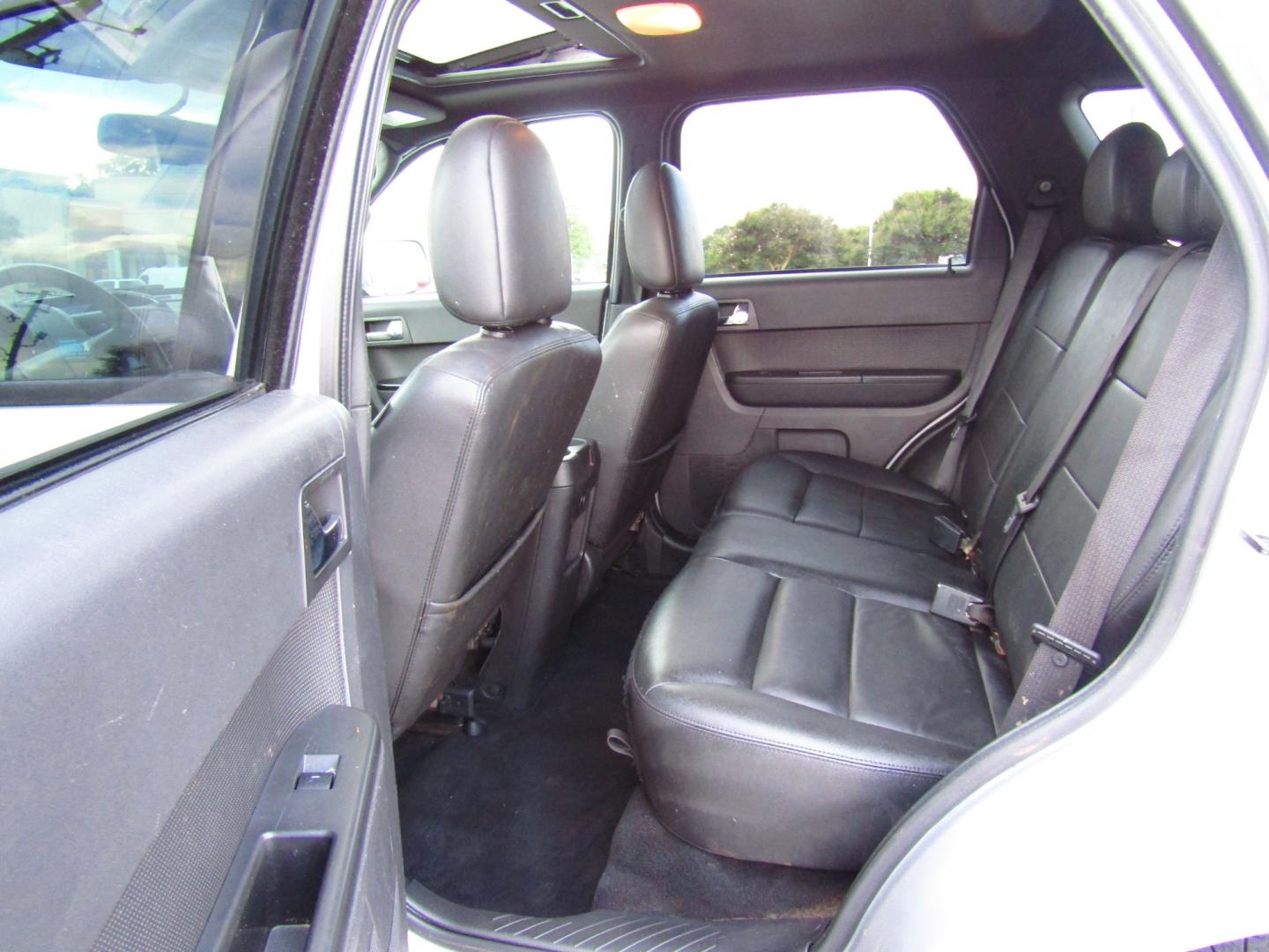 2012 Silver /Black Ford Escape Limited FWD (1FMCU0EG8CK) with an 3.0L V6 DOHC 24V engine, Automatic transmission, located at 15016 S Hwy 231, Midland City, AL, 36350, (334) 983-3001, 31.306210, -85.495277 - Photo#4