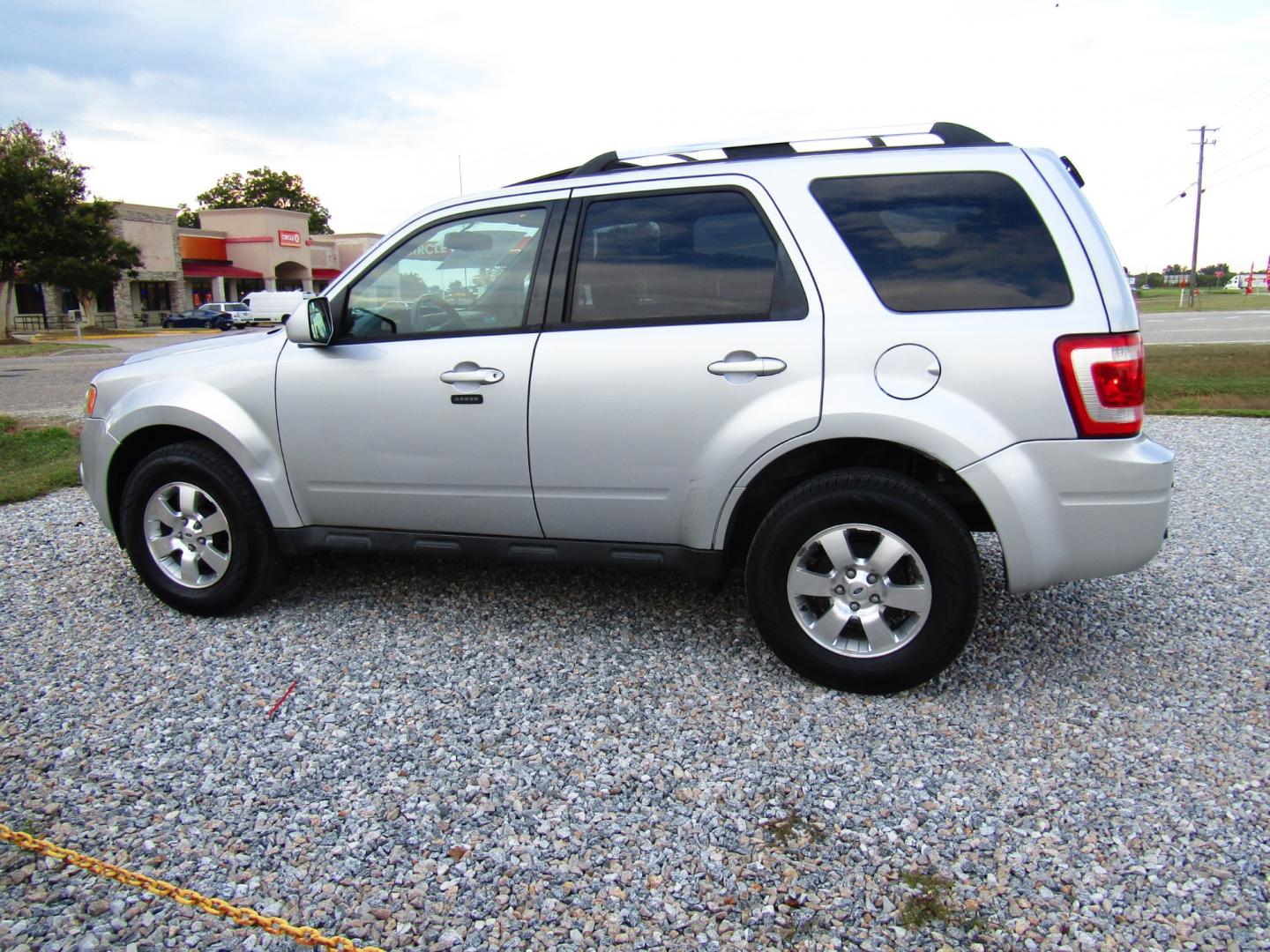 2012 Silver /Black Ford Escape Limited FWD (1FMCU0EG8CK) with an 3.0L V6 DOHC 24V engine, Automatic transmission, located at 15016 S Hwy 231, Midland City, AL, 36350, (334) 983-3001, 31.306210, -85.495277 - Photo#5