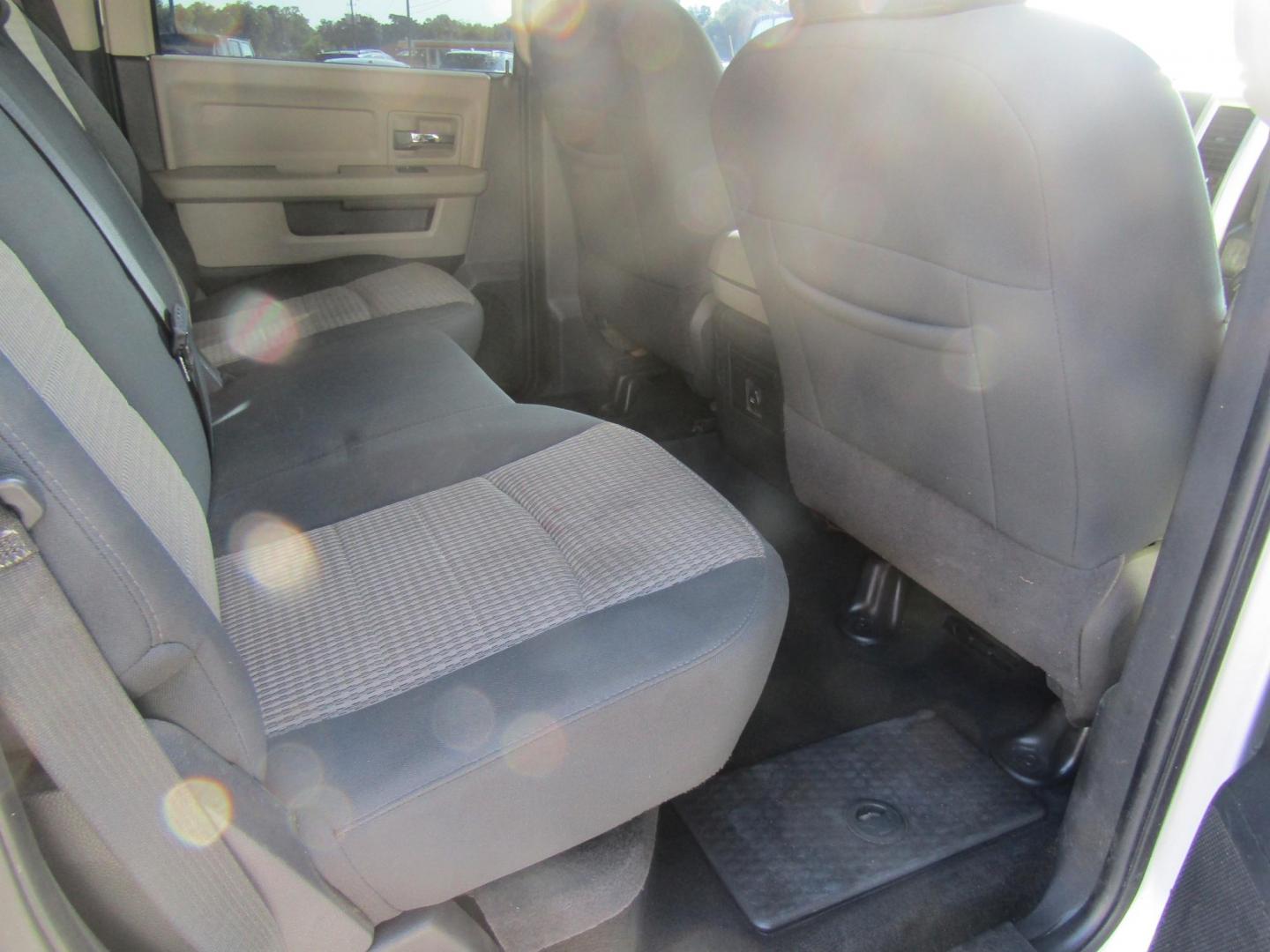 2011 Silver /Gray Dodge Ram 1500 ST Crew Cab 4WD (1D7RV1CT8BS) with an 5.7L V8 OHV 16V engine, Automatic transmission, located at 15016 S Hwy 231, Midland City, AL, 36350, (334) 983-3001, 31.306210, -85.495277 - Photo#8