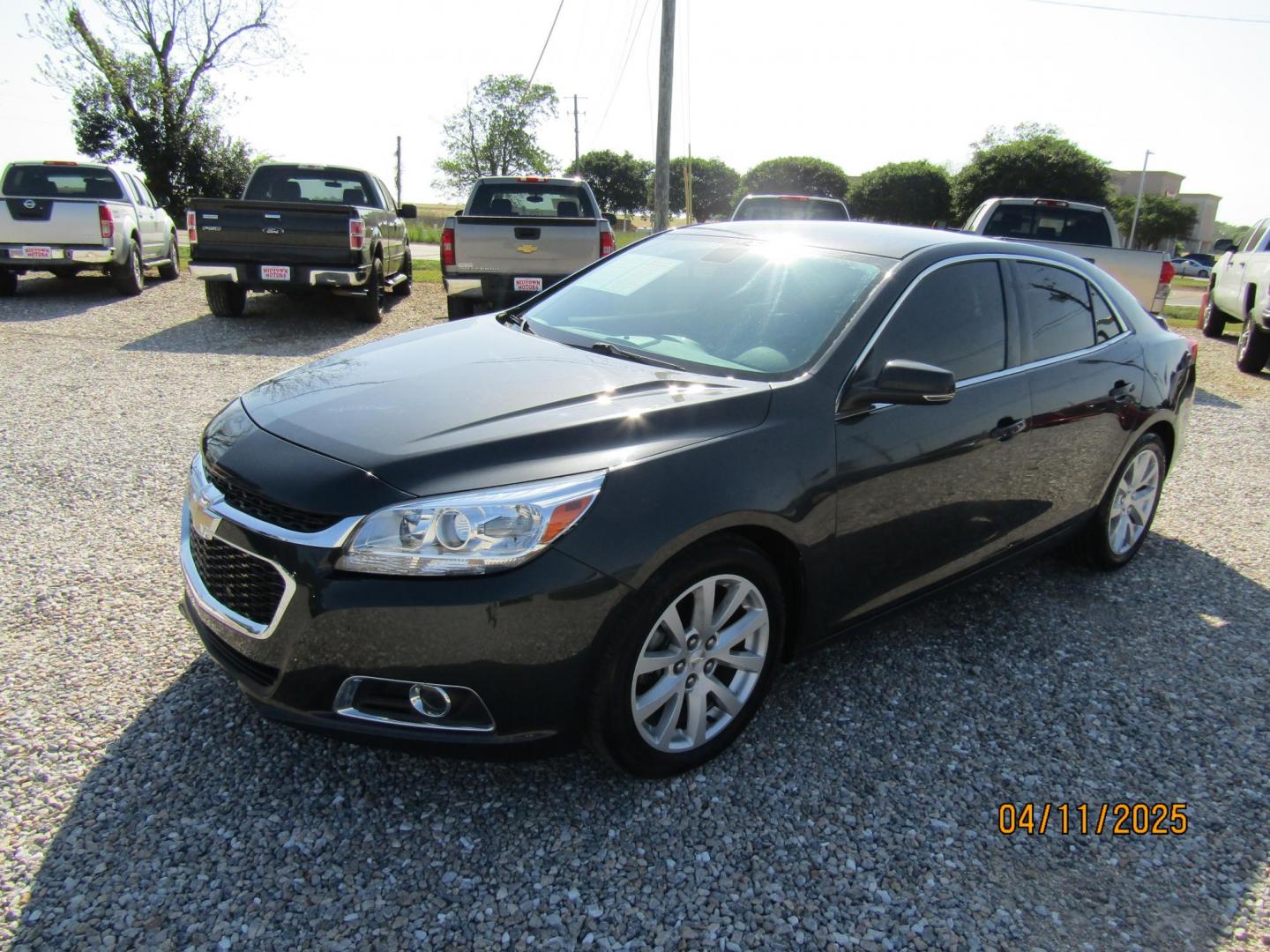 2015 Gray Chevrolet Malibu 2LT (1G11D5SL8FF) with an 2.5L L4 DOHC 16V engine, Automatic transmission, located at 15016 S Hwy 231, Midland City, AL, 36350, (334) 983-3001, 31.306210, -85.495277 - Photo#2