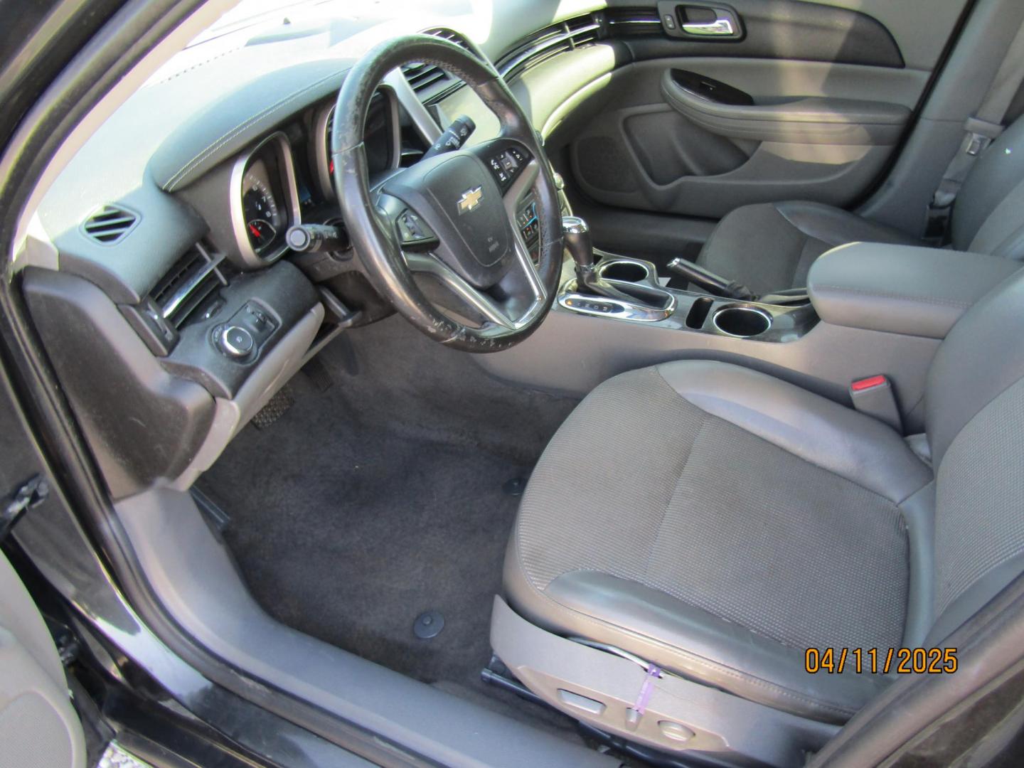 2015 Gray Chevrolet Malibu 2LT (1G11D5SL8FF) with an 2.5L L4 DOHC 16V engine, Automatic transmission, located at 15016 S Hwy 231, Midland City, AL, 36350, (334) 983-3001, 31.306210, -85.495277 - Photo#3