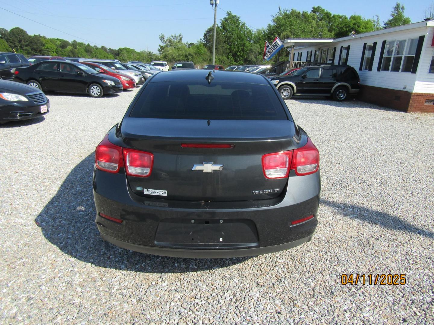 2015 Gray Chevrolet Malibu 2LT (1G11D5SL8FF) with an 2.5L L4 DOHC 16V engine, Automatic transmission, located at 15016 S Hwy 231, Midland City, AL, 36350, (334) 983-3001, 31.306210, -85.495277 - Photo#6