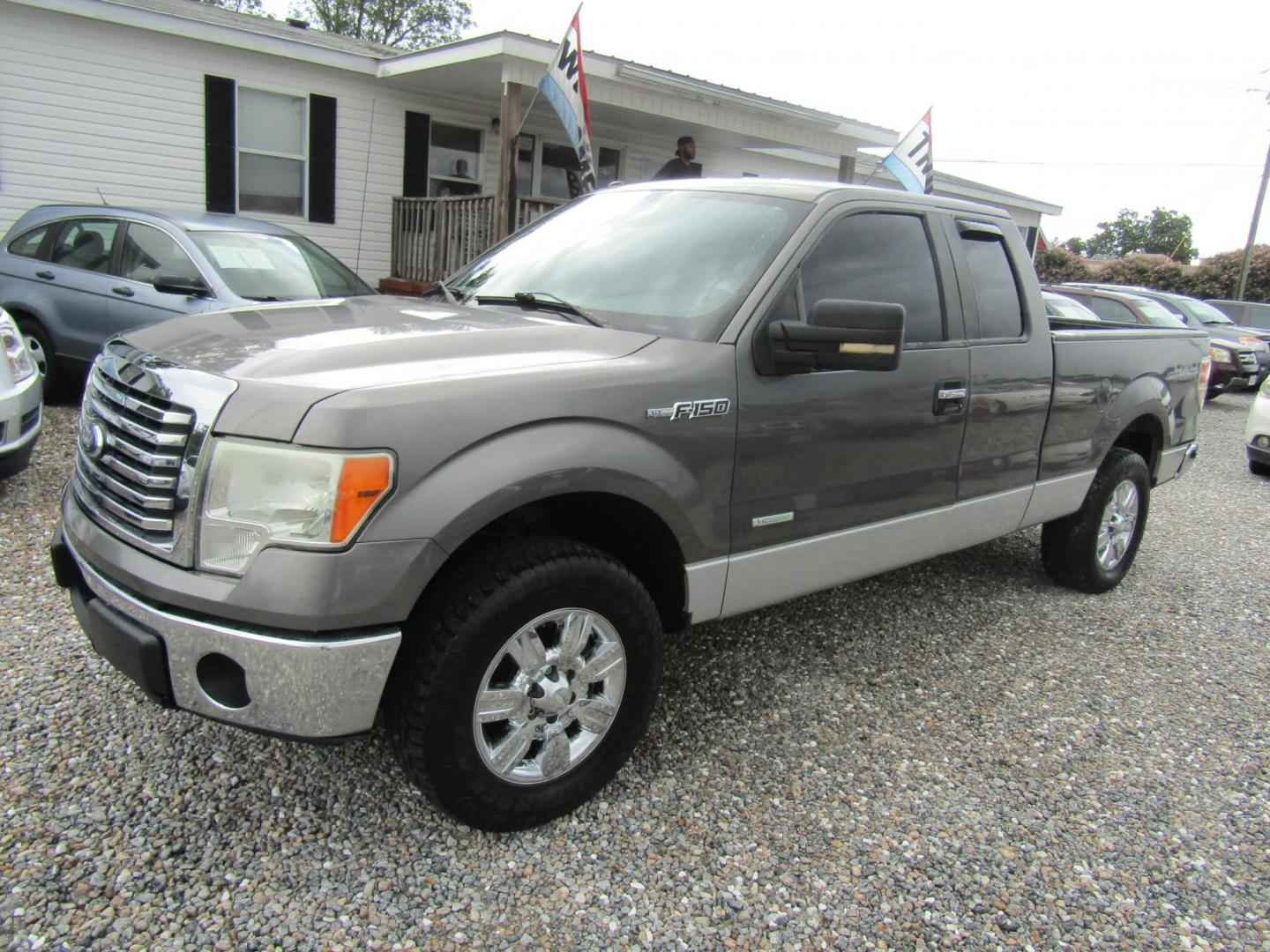 2012 Gray /Gray Ford F-150 FX4 SuperCab 6.5-ft. Bed 4WD (1FTFX1ET1CF) with an 3.5L V6 TURBO engine, Automatic transmission, located at 15016 S Hwy 231, Midland City, AL, 36350, (334) 983-3001, 31.306210, -85.495277 - Photo#2