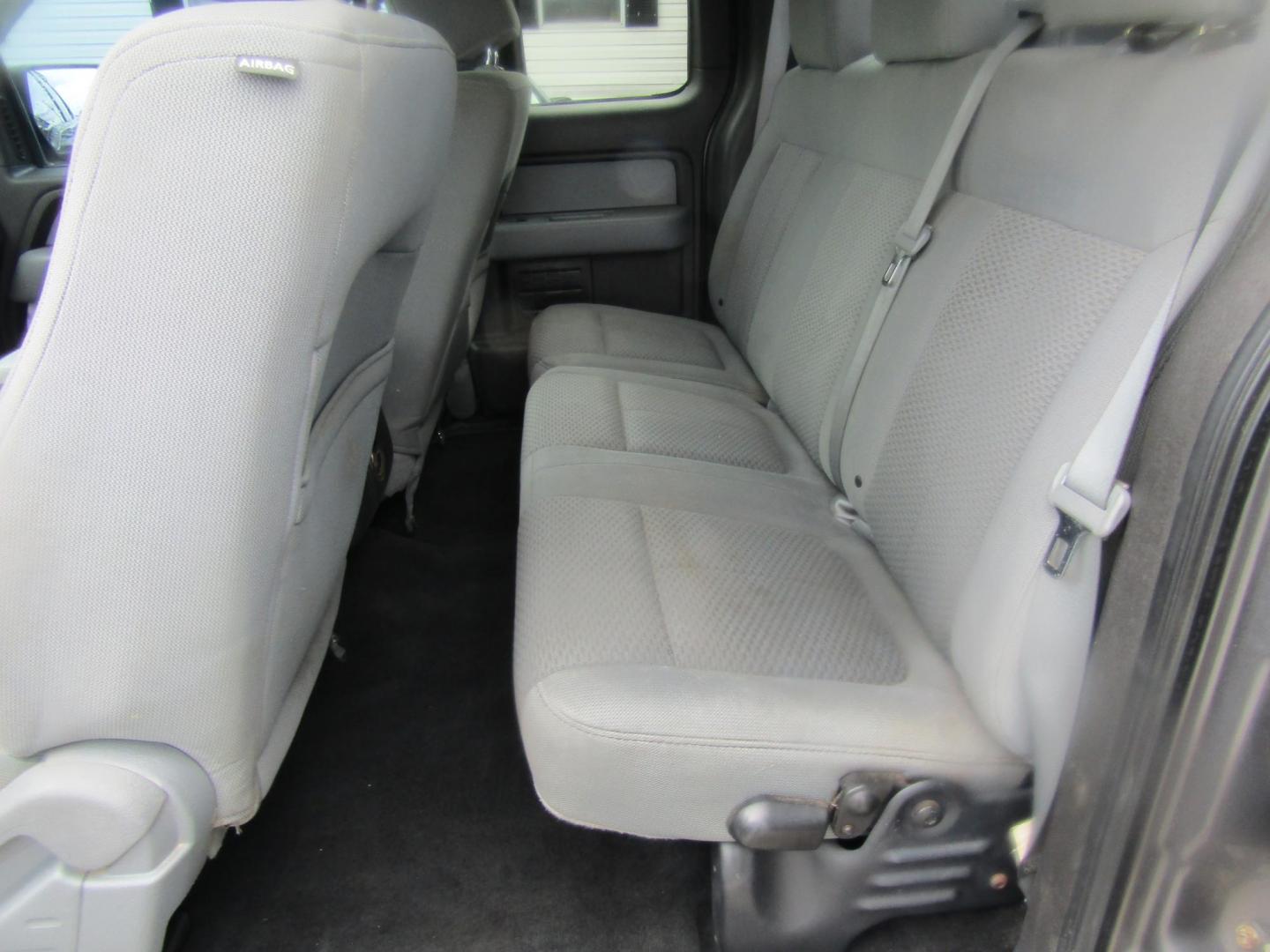 2012 Gray /Gray Ford F-150 FX4 SuperCab 6.5-ft. Bed 4WD (1FTFX1ET1CF) with an 3.5L V6 TURBO engine, Automatic transmission, located at 15016 S Hwy 231, Midland City, AL, 36350, (334) 983-3001, 31.306210, -85.495277 - Photo#4