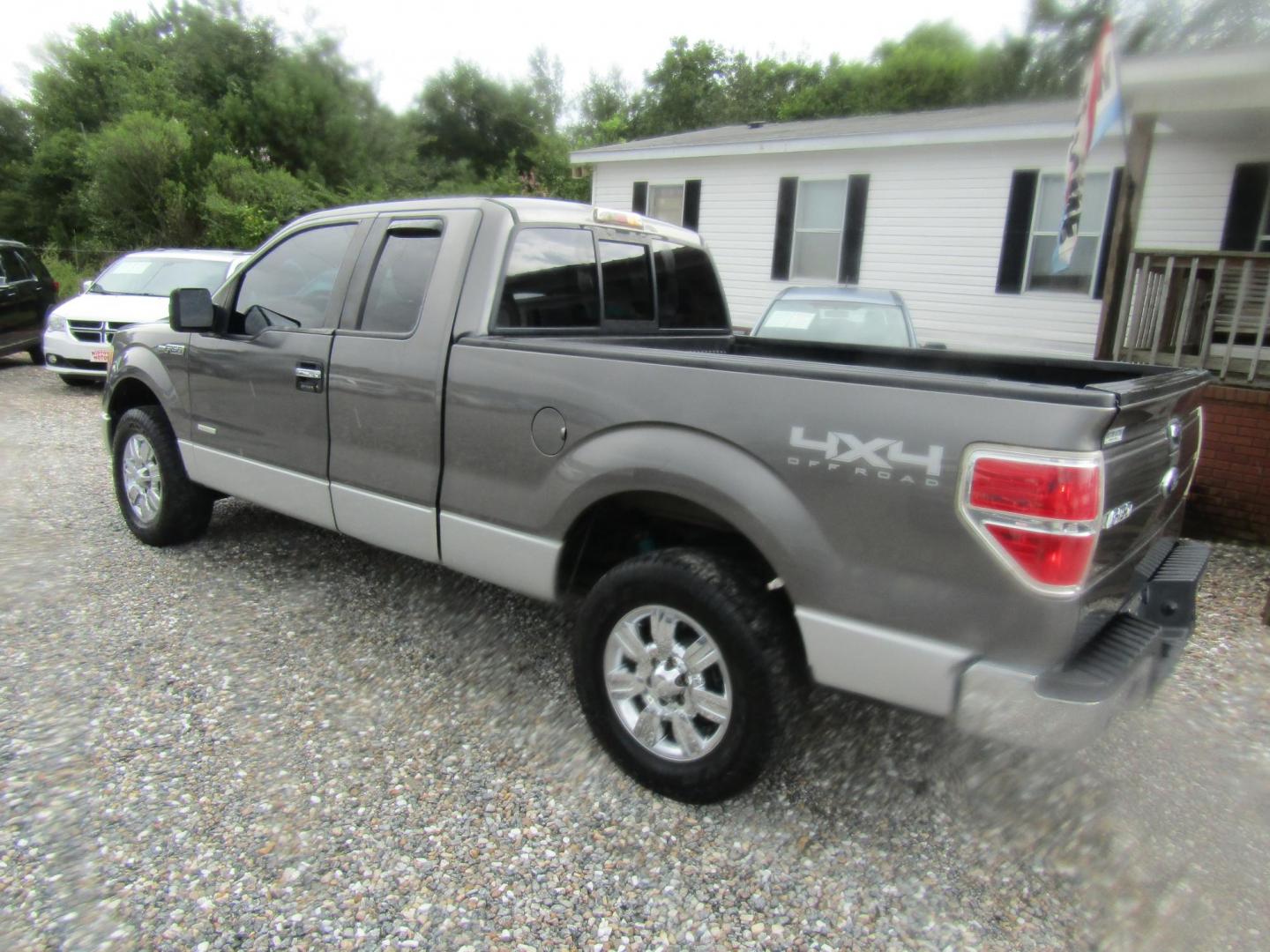 2012 Gray /Gray Ford F-150 FX4 SuperCab 6.5-ft. Bed 4WD (1FTFX1ET1CF) with an 3.5L V6 TURBO engine, Automatic transmission, located at 15016 S Hwy 231, Midland City, AL, 36350, (334) 983-3001, 31.306210, -85.495277 - Photo#5