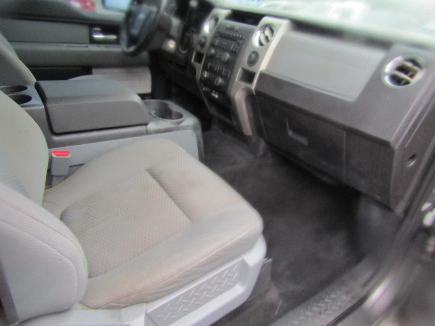 2012 Gray /Gray Ford F-150 FX4 SuperCab 6.5-ft. Bed 4WD (1FTFX1ET1CF) with an 3.5L V6 TURBO engine, Automatic transmission, located at 15016 S Hwy 231, Midland City, AL, 36350, (334) 983-3001, 31.306210, -85.495277 - Photo#8