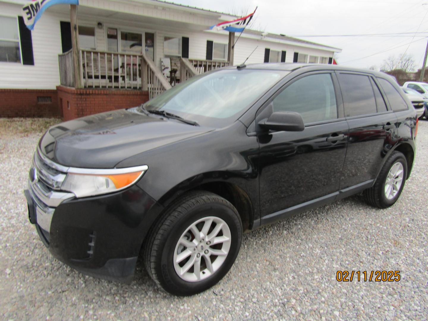 2013 Black /Black Ford Edge SE FWD (2FMDK3GC8DB) with an 3.5L V6 DOHC 24V engine, Automatic transmission, located at 15016 S Hwy 231, Midland City, AL, 36350, (334) 983-3001, 31.306210, -85.495277 - Photo#1