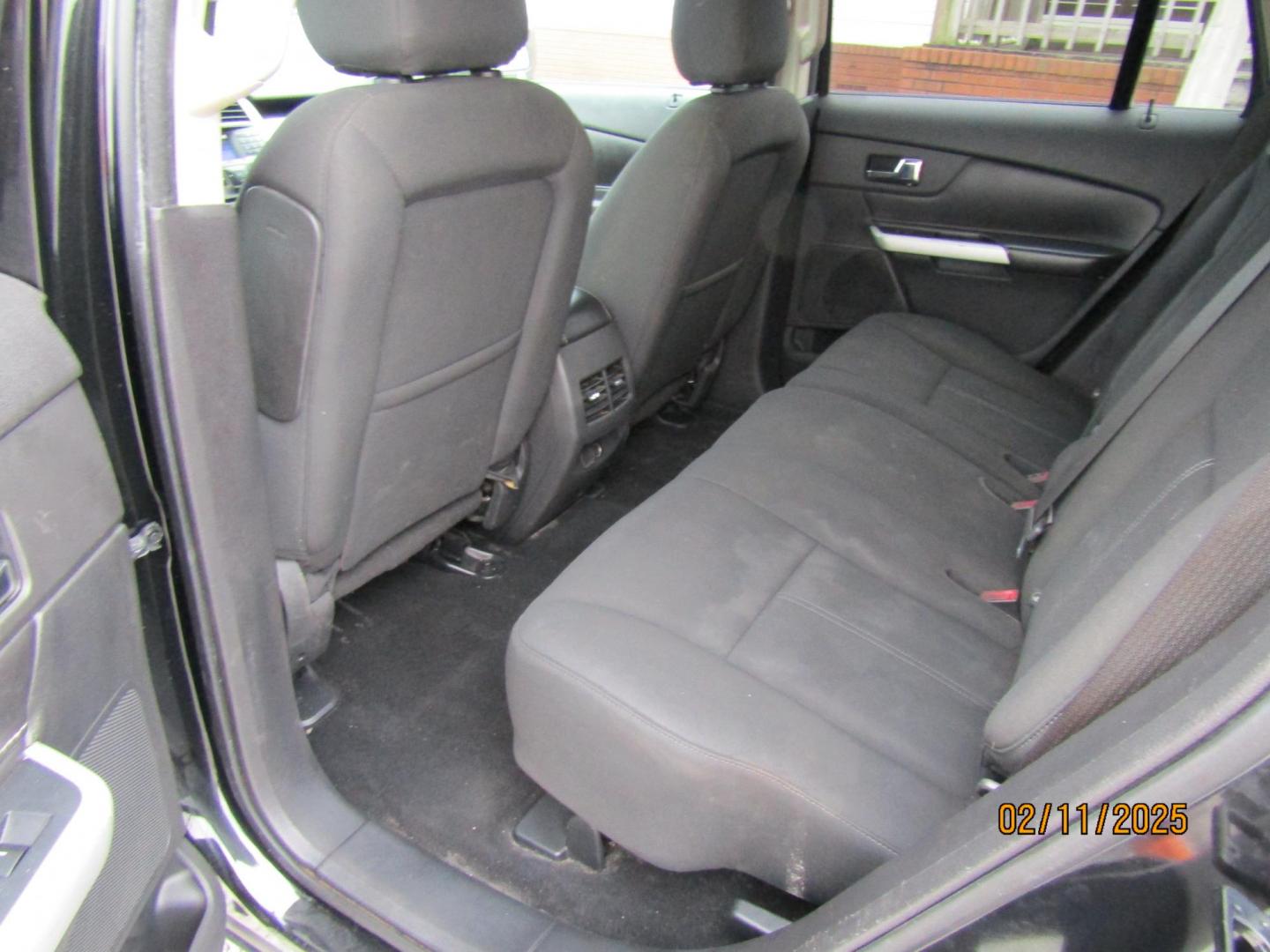 2013 Black /Black Ford Edge SE FWD (2FMDK3GC8DB) with an 3.5L V6 DOHC 24V engine, Automatic transmission, located at 15016 S Hwy 231, Midland City, AL, 36350, (334) 983-3001, 31.306210, -85.495277 - Photo#3