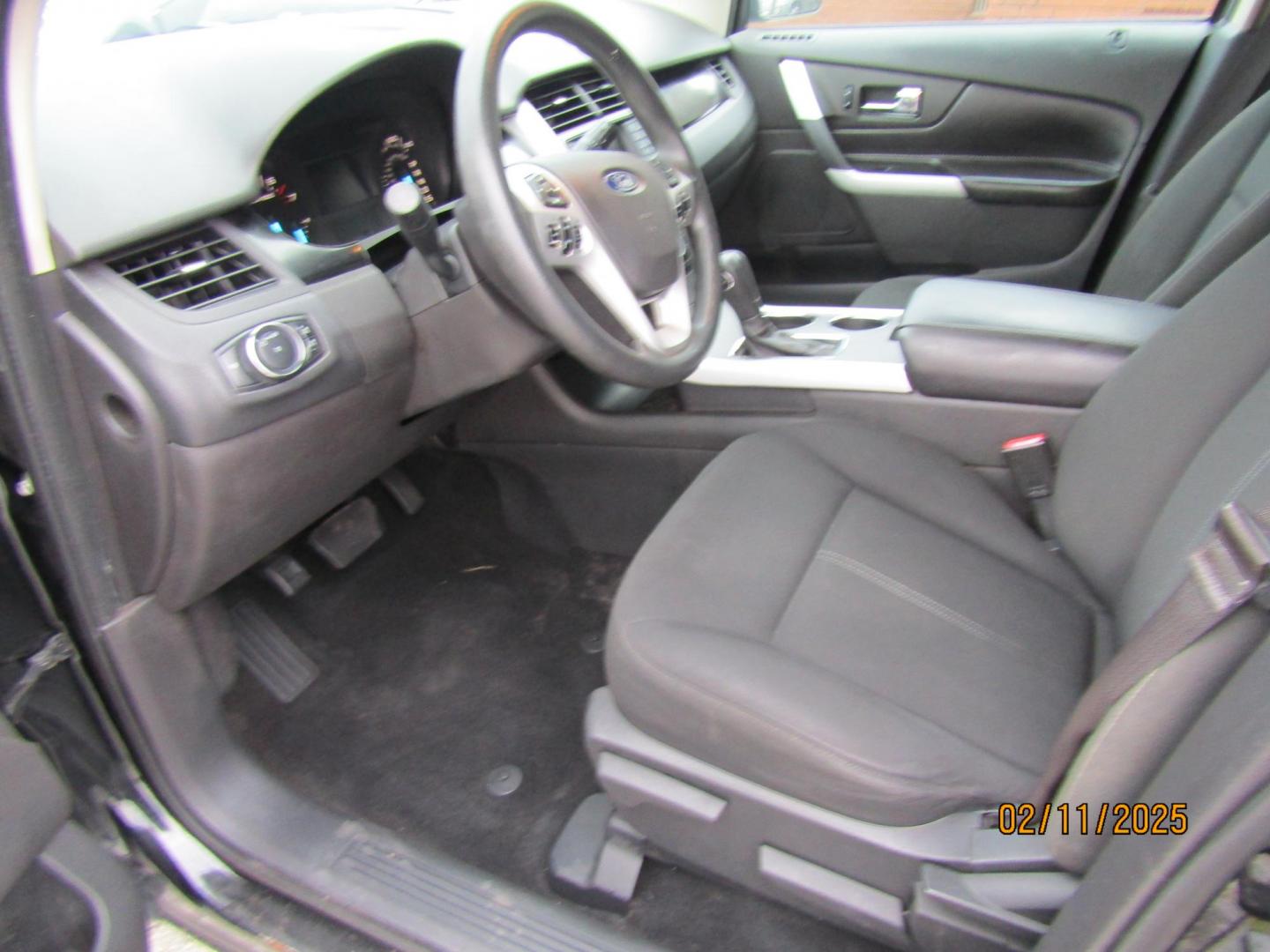 2013 Black /Black Ford Edge SE FWD (2FMDK3GC8DB) with an 3.5L V6 DOHC 24V engine, Automatic transmission, located at 15016 S Hwy 231, Midland City, AL, 36350, (334) 983-3001, 31.306210, -85.495277 - Photo#4
