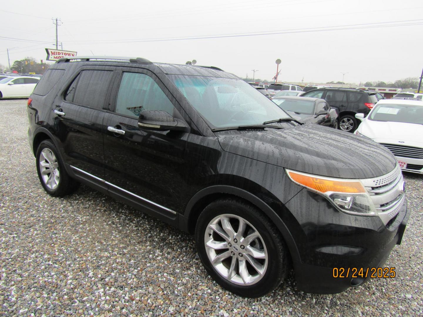 2013 Black /Black Ford Explorer XLT FWD (1FM5K7D80DG) with an 3.5L V6 DOHC 24V engine, Automatic transmission, located at 15016 S Hwy 231, Midland City, AL, 36350, (334) 983-3001, 31.306210, -85.495277 - Photo#0