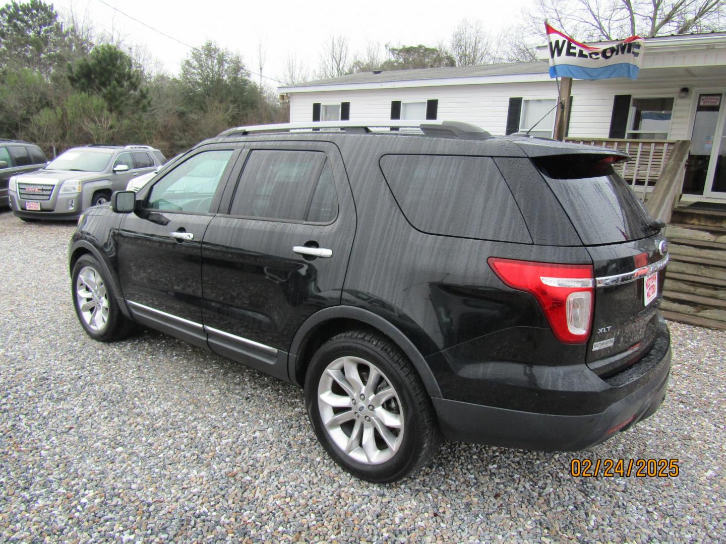 2013 Black /Black Ford Explorer XLT FWD (1FM5K7D80DG) with an 3.5L V6 DOHC 24V engine, Automatic transmission, located at 15016 S Hwy 231, Midland City, AL, 36350, (334) 983-3001, 31.306210, -85.495277 - Photo#5