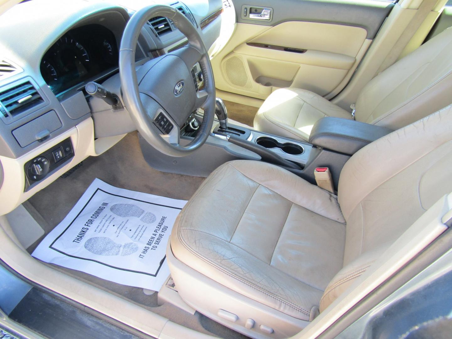 2011 Blue /Tan Ford Fusion I4 SEL (3FAHP0JA8BR) with an 2.5L L4 DOHC 16V engine, Automatic transmission, located at 15016 S Hwy 231, Midland City, AL, 36350, (334) 983-3001, 31.306210, -85.495277- Photo#3