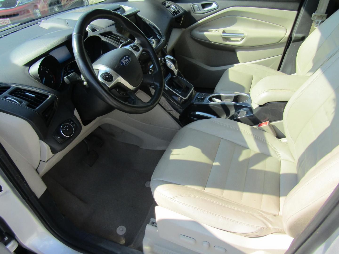 2014 Silver /Gray Ford Escape Titanium FWD (1FMCU0J96EU) with an 2.0L L4 DOHC 16V engine, Automatic transmission, located at 15016 S Hwy 231, Midland City, AL, 36350, (334) 983-3001, 31.306210, -85.495277 - Photo#3