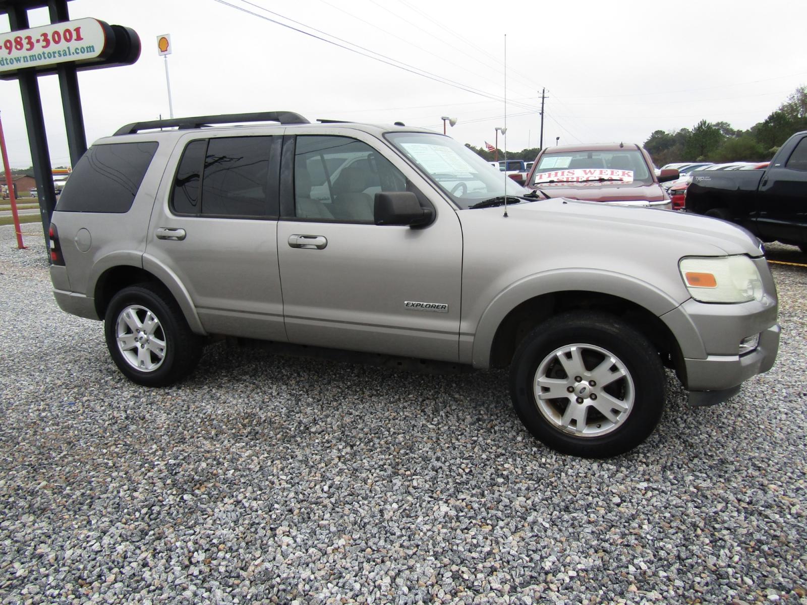 2008 Gray /Gray Ford Explorer XLT 4.0L 2WD (1FMEU63E18U) with an 4.0L V6 SOHC 16V engine, Automatic transmission, located at 15016 S Hwy 231, Midland City, AL, 36350, (334) 983-3001, 31.306210, -85.495277 - Photo #0