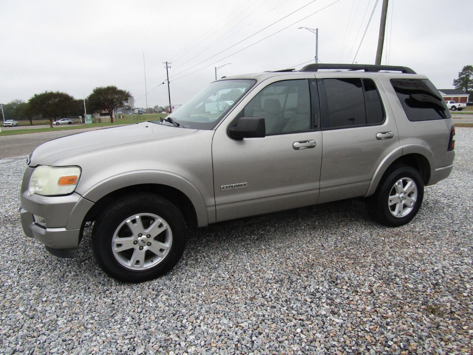 2008 Gray /Gray Ford Explorer XLT 4.0L 2WD (1FMEU63E18U) with an 4.0L V6 SOHC 16V engine, Automatic transmission, located at 15016 S Hwy 231, Midland City, AL, 36350, (334) 983-3001, 31.306210, -85.495277 - Photo #2