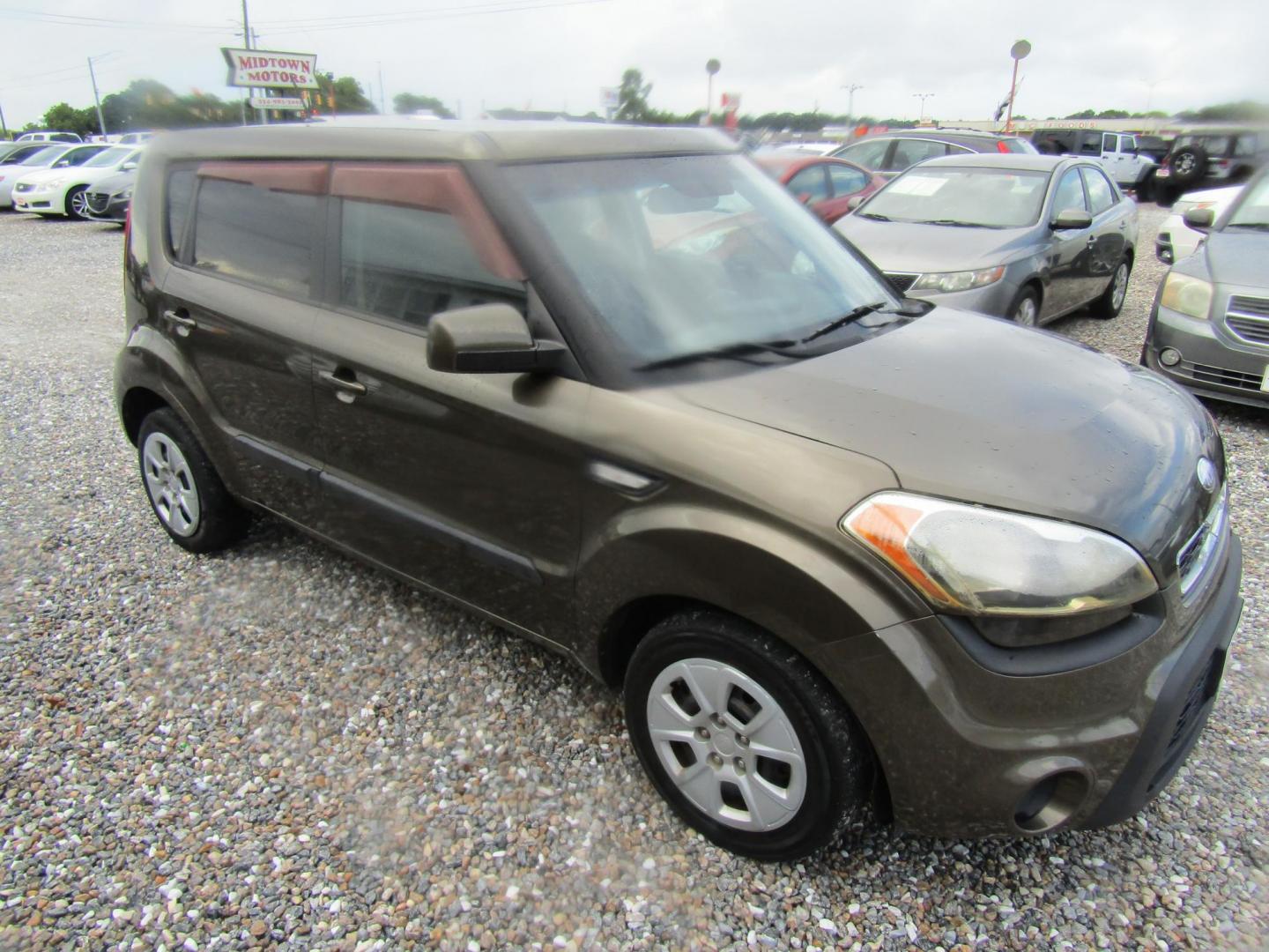 2013 Green Kia Soul Base (KNDJT2A56D7) with an 1.6L L4 DOHC 16V engine, Automatic transmission, located at 15016 S Hwy 231, Midland City, AL, 36350, (334) 983-3001, 31.306210, -85.495277 - Photo#0