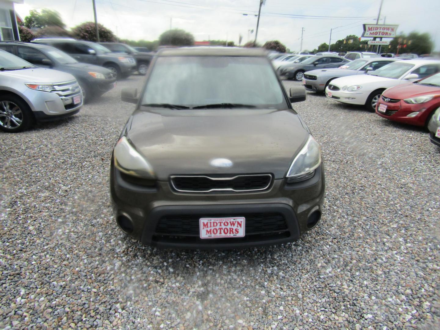 2013 Green Kia Soul Base (KNDJT2A56D7) with an 1.6L L4 DOHC 16V engine, Automatic transmission, located at 15016 S Hwy 231, Midland City, AL, 36350, (334) 983-3001, 31.306210, -85.495277 - Photo#1