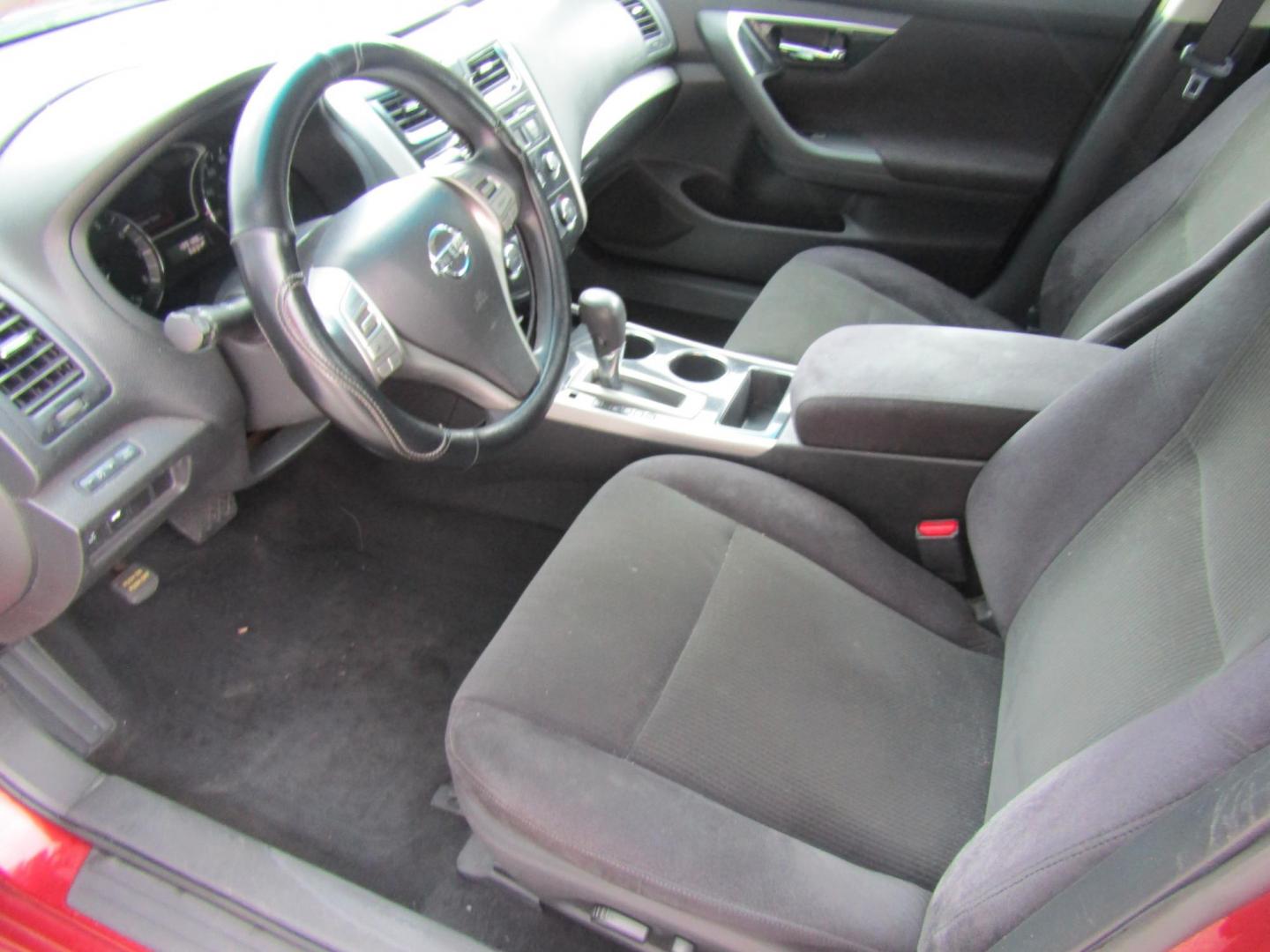 2013 Red Nissan Altima 2.5 S (1N4AL3AP8DC) with an 2.5L L4 DOHC 16V engine, Automatic transmission, located at 15016 S Hwy 231, Midland City, AL, 36350, (334) 983-3001, 31.306210, -85.495277 - Photo#3