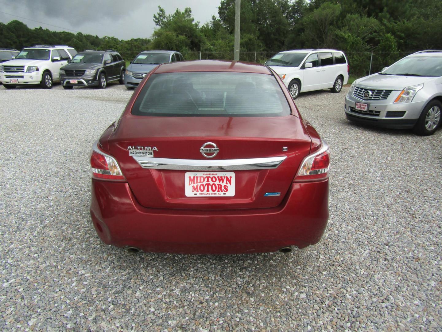 2013 Red Nissan Altima 2.5 S (1N4AL3AP8DC) with an 2.5L L4 DOHC 16V engine, Automatic transmission, located at 15016 S Hwy 231, Midland City, AL, 36350, (334) 983-3001, 31.306210, -85.495277 - Photo#6