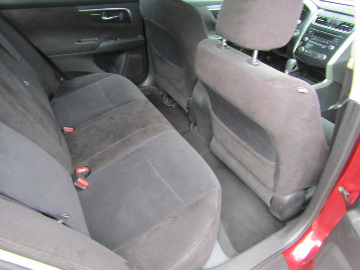 2013 Red Nissan Altima 2.5 S (1N4AL3AP8DC) with an 2.5L L4 DOHC 16V engine, Automatic transmission, located at 15016 S Hwy 231, Midland City, AL, 36350, (334) 983-3001, 31.306210, -85.495277 - Photo#8