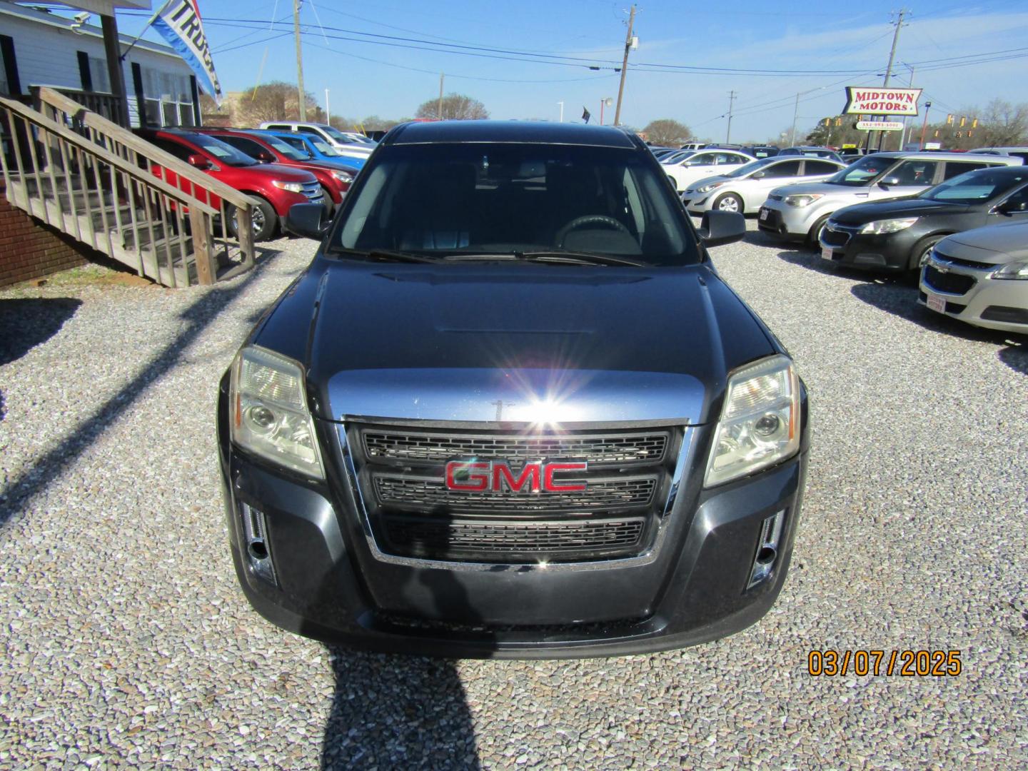 2011 Gray GMC Terrain SLE1 FWD (2CTALMEC2B6) with an 2.4L L4 DOHC 16V engine, Automatic transmission, located at 15016 S Hwy 231, Midland City, AL, 36350, (334) 983-3001, 31.306210, -85.495277 - Photo#1