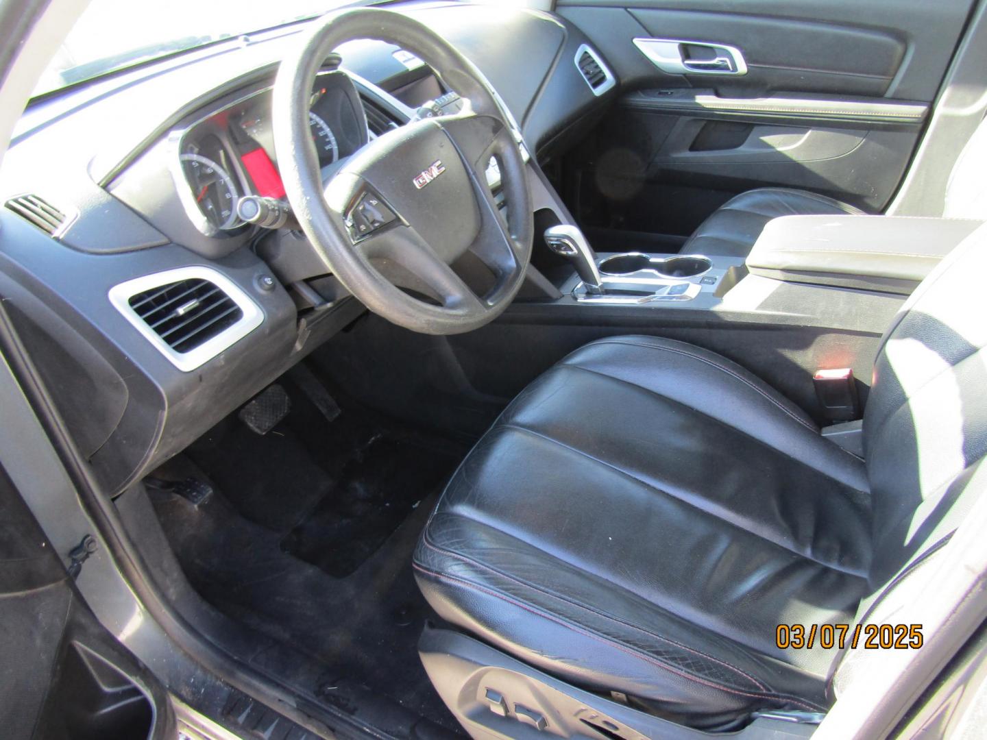 2011 Gray GMC Terrain SLE1 FWD (2CTALMEC2B6) with an 2.4L L4 DOHC 16V engine, Automatic transmission, located at 15016 S Hwy 231, Midland City, AL, 36350, (334) 983-3001, 31.306210, -85.495277 - Photo#3