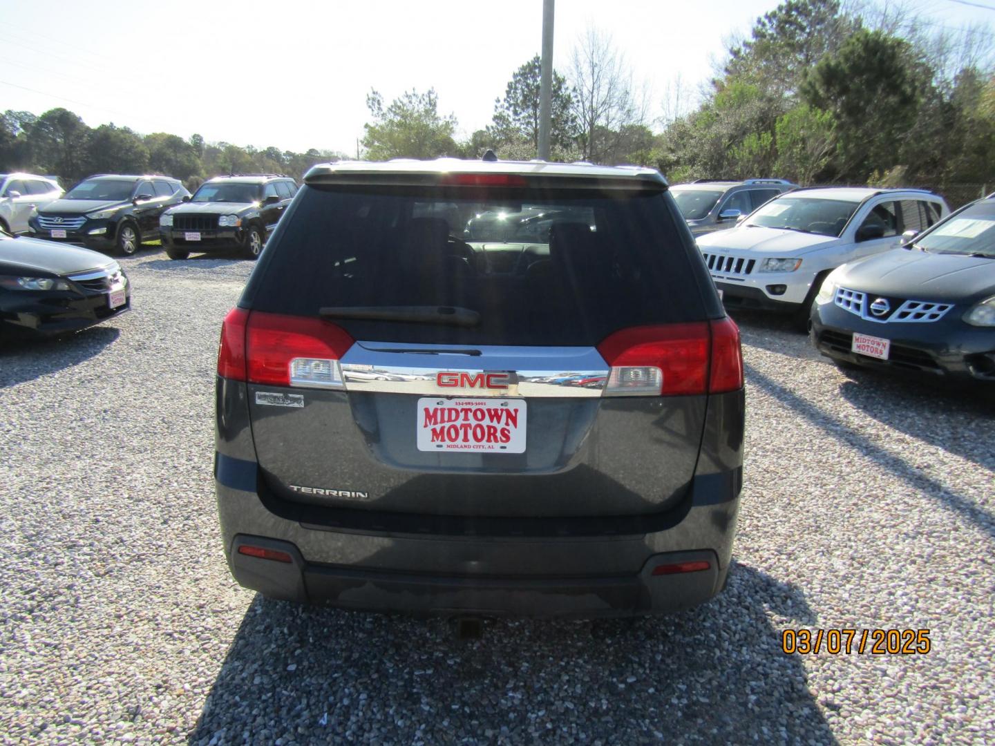 2011 Gray GMC Terrain SLE1 FWD (2CTALMEC2B6) with an 2.4L L4 DOHC 16V engine, Automatic transmission, located at 15016 S Hwy 231, Midland City, AL, 36350, (334) 983-3001, 31.306210, -85.495277 - Photo#6