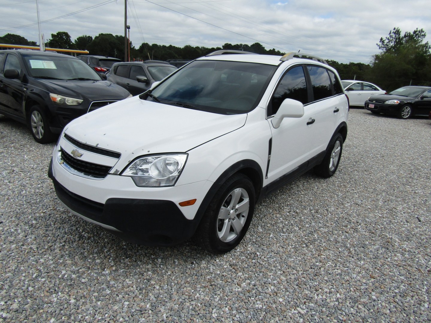 2012 White Chevrolet Captiva Sport 1LS FWD (3GNAL1EK9CS) with an 2.4L L4 DOHC 16V FFV engine, Automatic transmission, located at 15016 S Hwy 231, Midland City, AL, 36350, (334) 983-3001, 31.306210, -85.495277- Photo#2