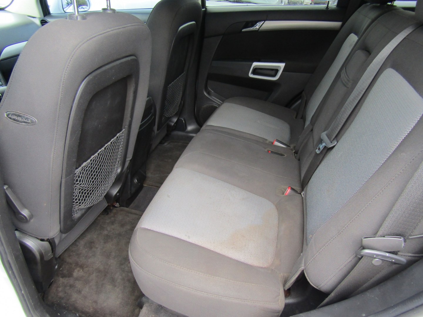 2012 White Chevrolet Captiva Sport 1LS FWD (3GNAL1EK9CS) with an 2.4L L4 DOHC 16V FFV engine, Automatic transmission, located at 15016 S Hwy 231, Midland City, AL, 36350, (334) 983-3001, 31.306210, -85.495277- Photo#4