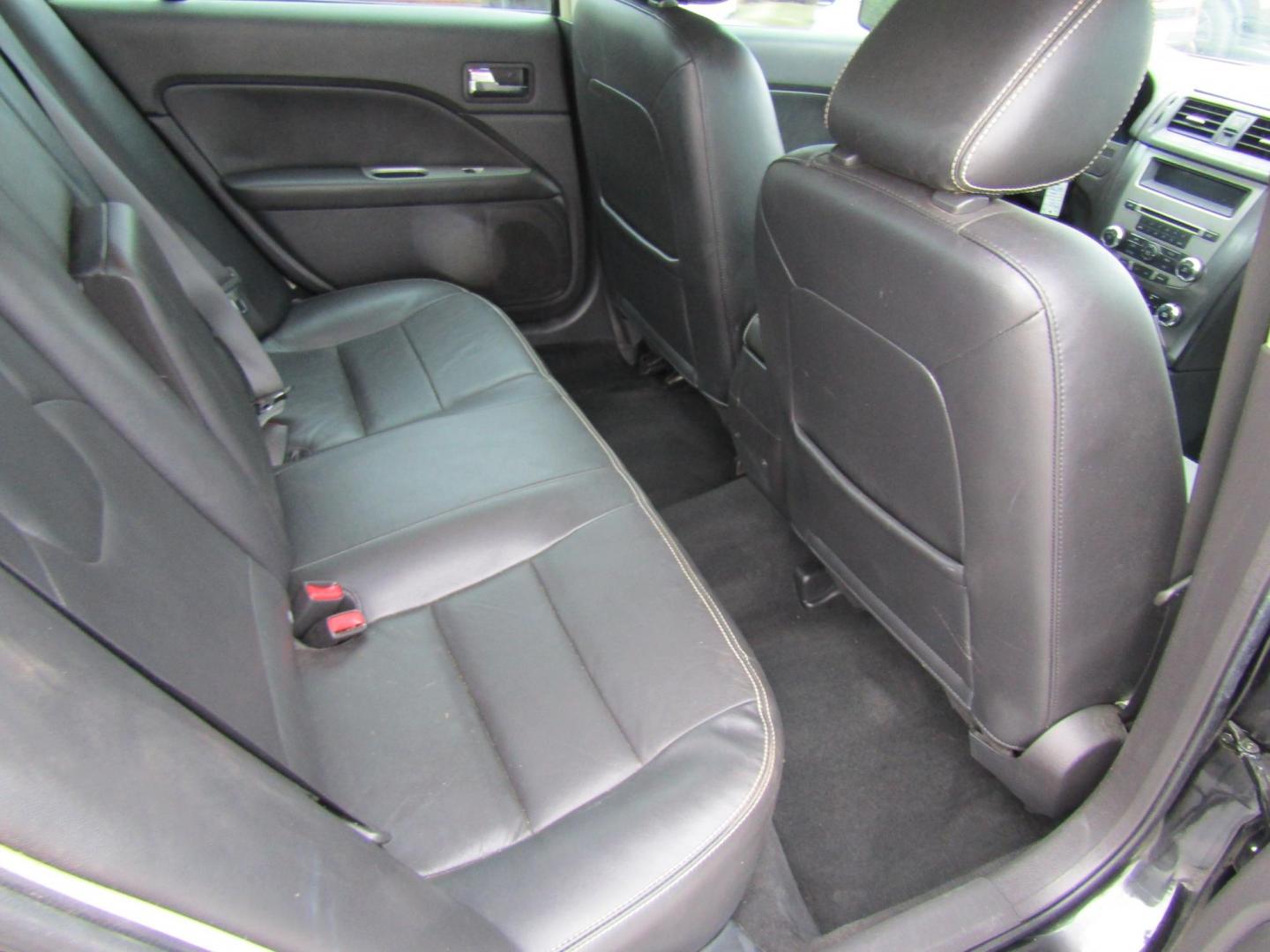 2011 Black /Black Ford Fusion I4 SEL (3FAHP0JA4BR) with an 2.5L L4 DOHC 16V engine, Automatic transmission, located at 15016 S Hwy 231, Midland City, AL, 36350, (334) 983-3001, 31.306210, -85.495277 - Photo#8
