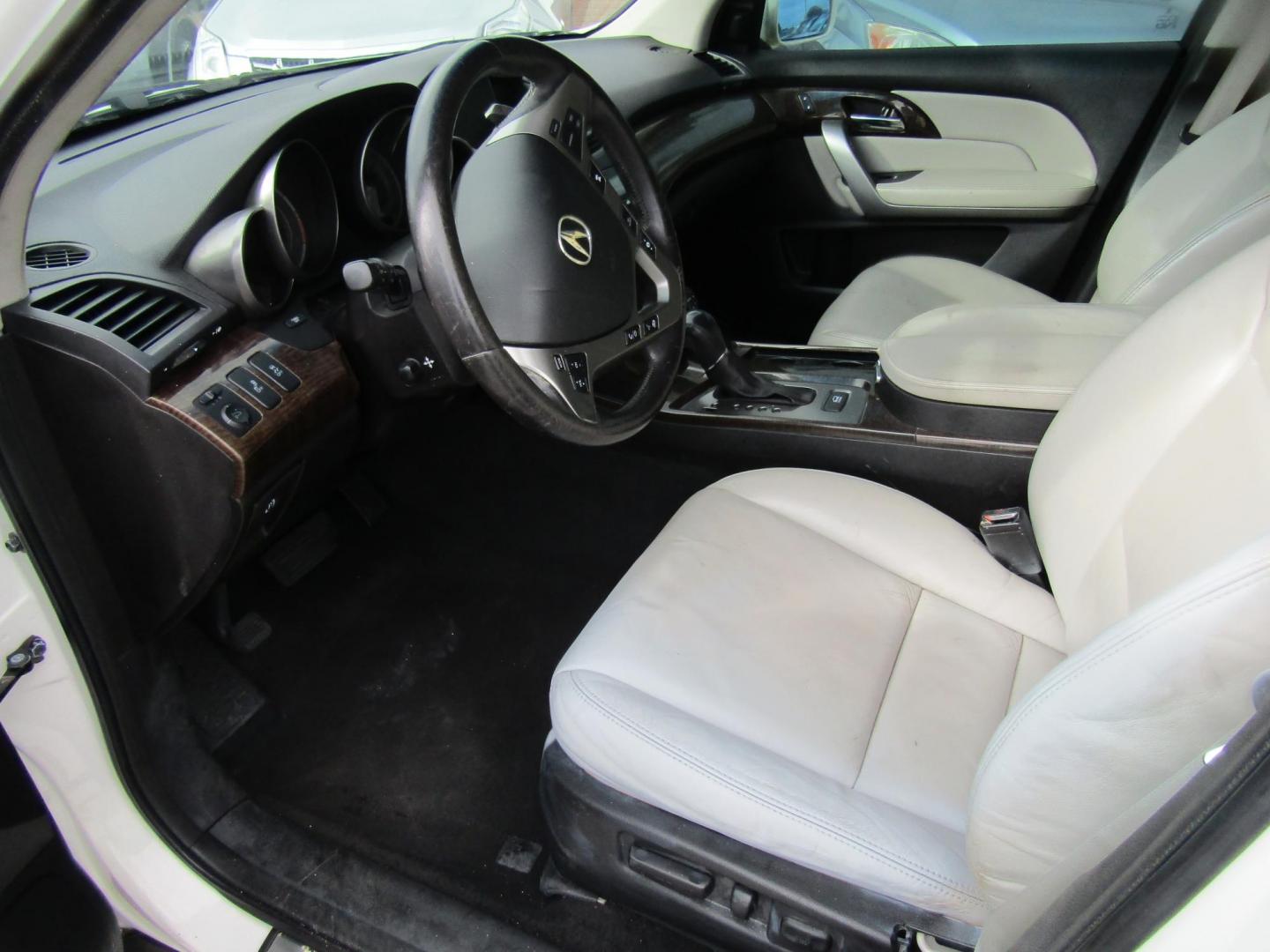 2010 White /Tan Acura MDX 6-Spd AT w/Advance and Ent. Pkg (2HNYD2H52AH) with an 3.5L V6 SOHC 24V engine, Automatic transmission, located at 15016 S Hwy 231, Midland City, AL, 36350, (334) 983-3001, 31.306210, -85.495277 - Photo#3