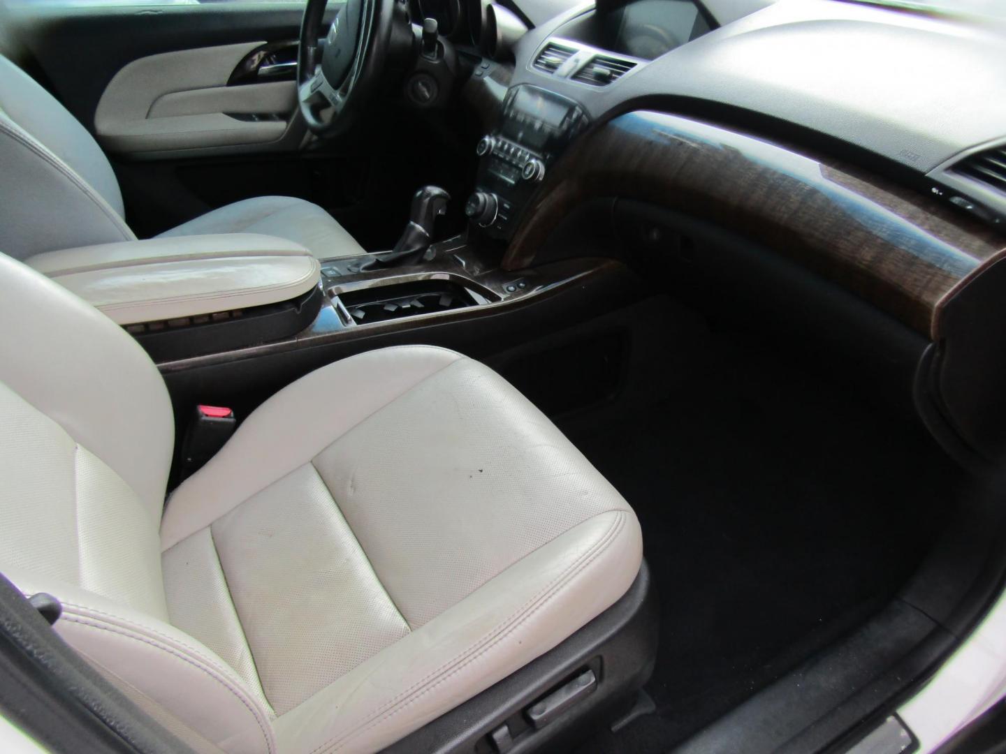 2010 White /Tan Acura MDX 6-Spd AT w/Advance and Ent. Pkg (2HNYD2H52AH) with an 3.5L V6 SOHC 24V engine, Automatic transmission, located at 15016 S Hwy 231, Midland City, AL, 36350, (334) 983-3001, 31.306210, -85.495277 - Photo#8