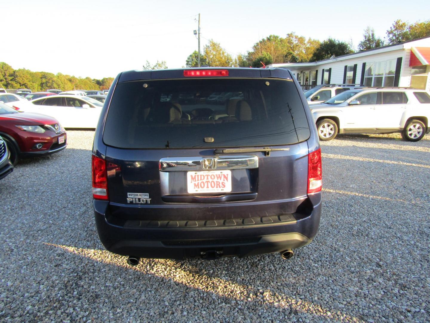 2013 Blue /Gray Honda Pilot EX-L 2WD 5-Spd AT (5FNYF3H54DB) with an 3.5L V6 SOHC 24V engine, Automatic transmission, located at 15016 S Hwy 231, Midland City, AL, 36350, (334) 983-3001, 31.306210, -85.495277 - Photo#6